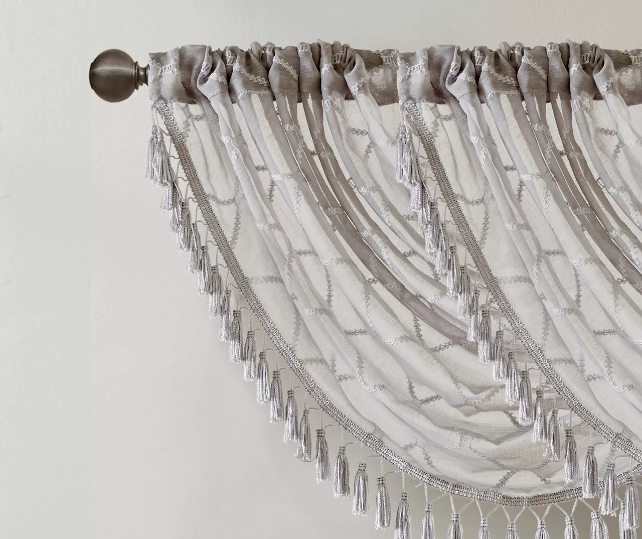 Clarissa Diamond Waterfall Valance 6 Clarissa Diamond Waterfall Valance - Image 6