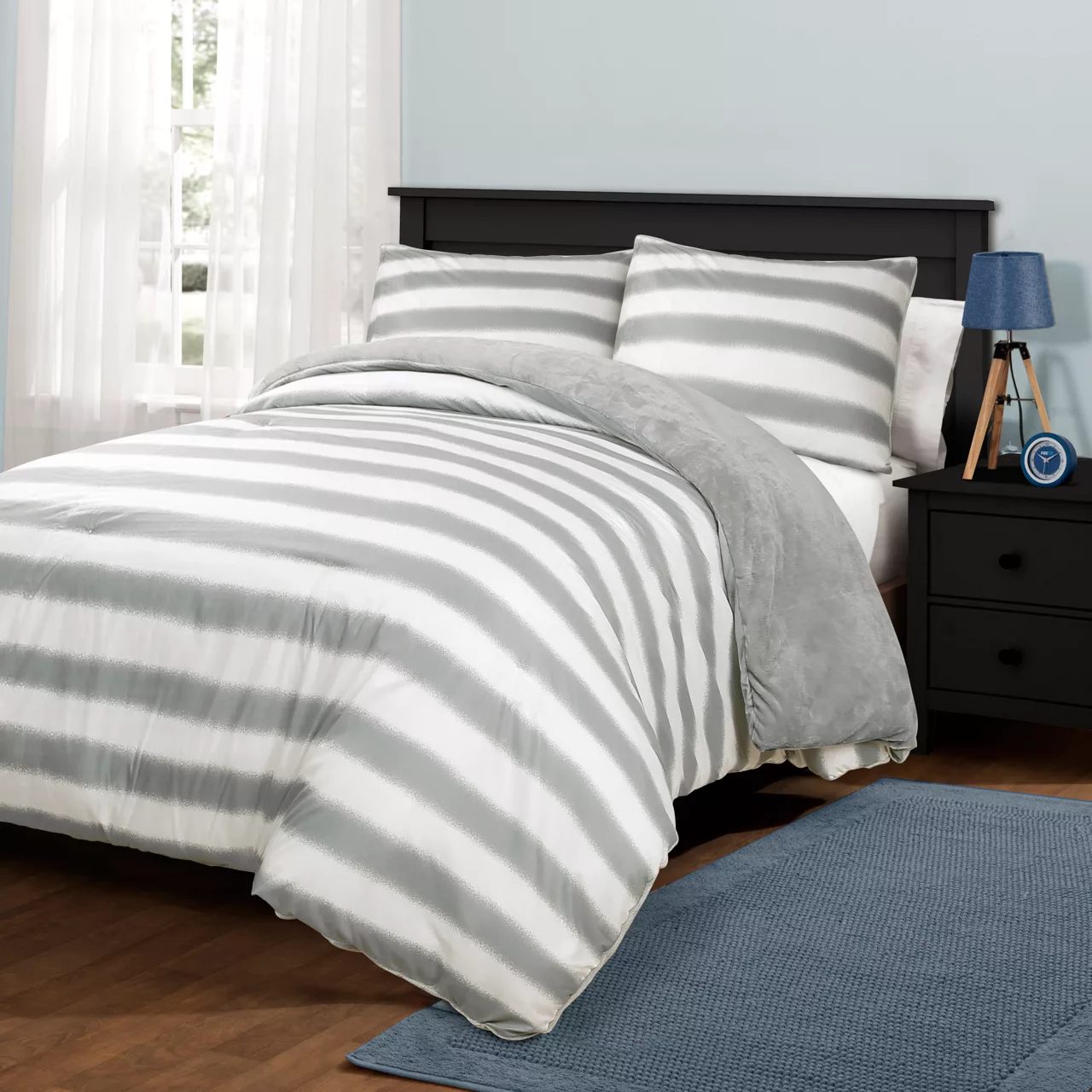 Gray Stripe Plush Full/Queen 3-Piece Comforter Set 6 Gray Stripe Plush Full/Queen 3-Piece Comforter Set - Image 6