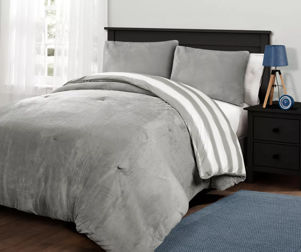 Gray Stripe Plush Full/Queen 3-Piece Comforter Set 1 Gray Stripe Plush Full/Queen 3-Piece Comforter Set