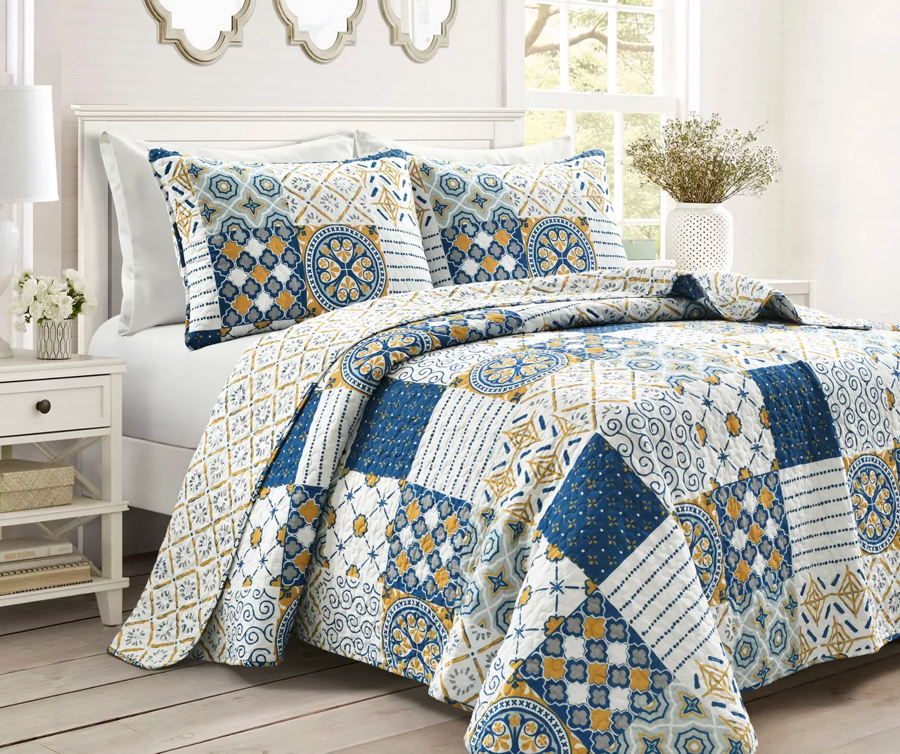 Monique Pattern Patchwork Quilt Set 1 Monique Pattern Patchwork Quilt Set
