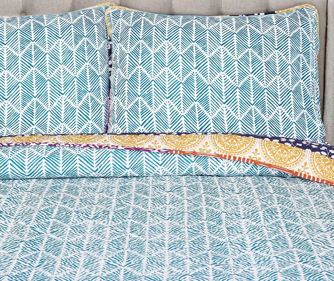 Fuchsia & Orange Bohemian Pattern Stripe Reversible King 3-Piece Quilt Set 3 Fuchsia & Orange Bohemian Pattern Stripe Reversible King 3-Piece Quilt Set - Image 3