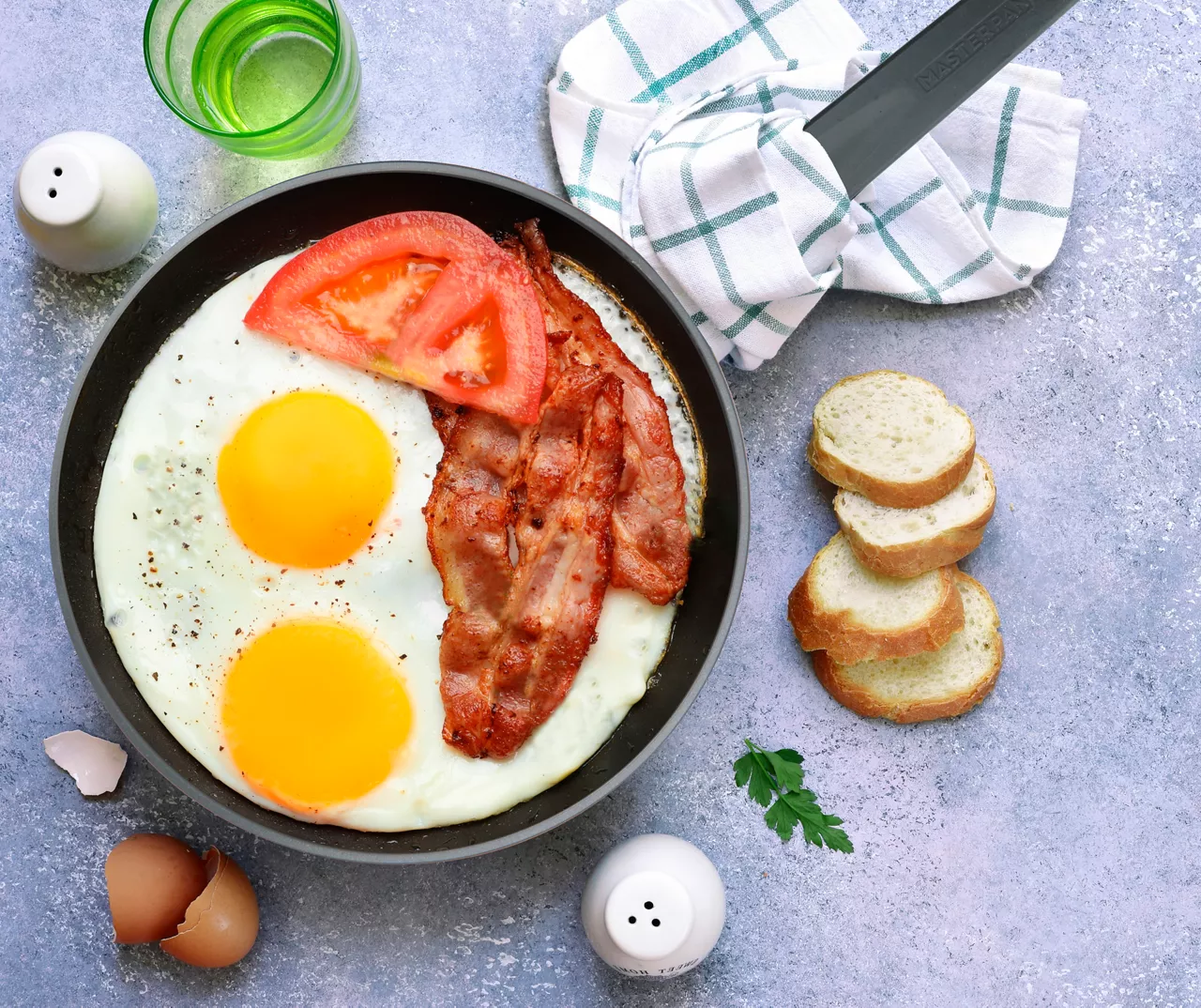 Masterpan 11" Gray Non-Stick Aluminum & Stainless Steel Fry Pan 6 Masterpan 11" Gray Non-Stick Aluminum & Stainless Steel Fry Pan - Image 6