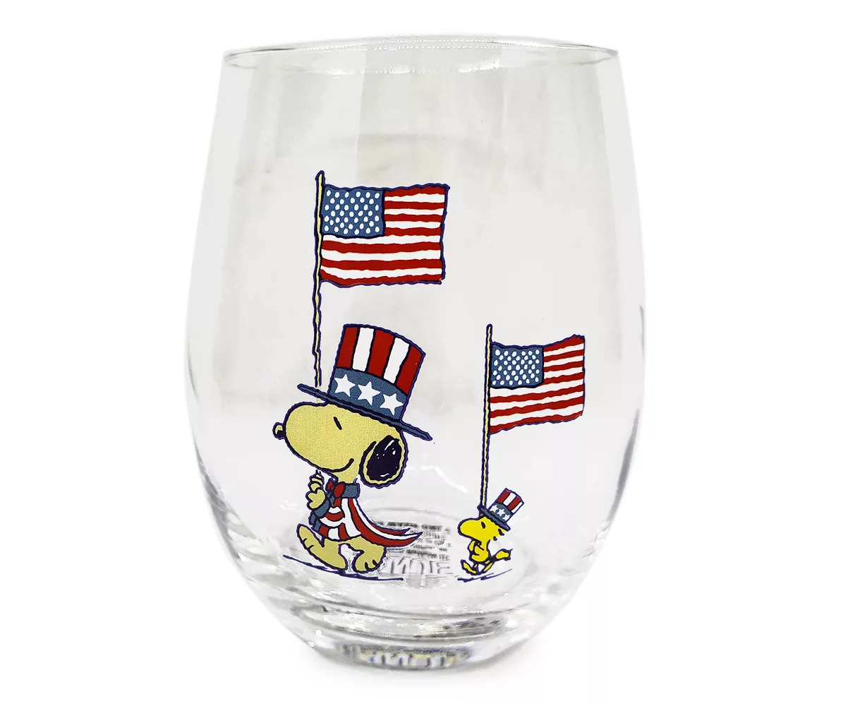 Peanuts Stars & Stripes 4-Piece Curved Glassware Set 3 Peanuts Stars & Stripes 4-Piece Curved Glassware Set - Image 3