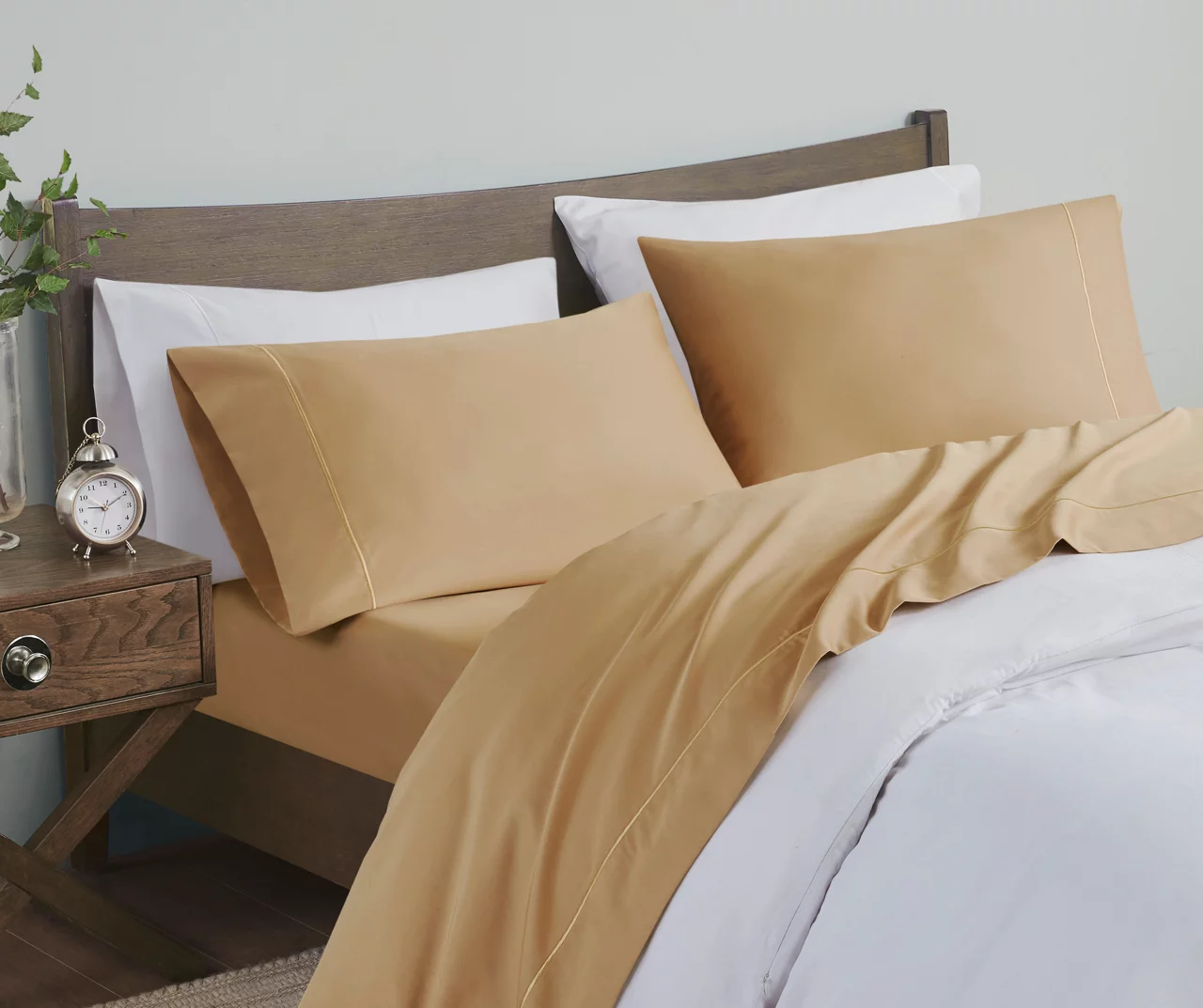 Gold 600-Thread Count Pima Cotton King 4-Piece Sheet Set 2 Gold 600-Thread Count Pima Cotton King 4-Piece Sheet Set - Image 2