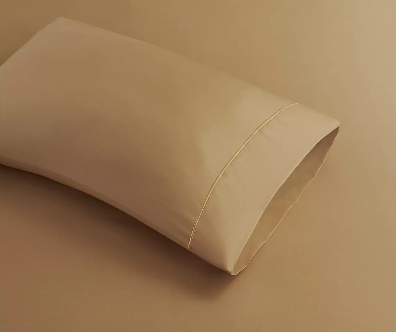 Gold 600-Thread Count Pima Cotton King 4-Piece Sheet Set 8 Gold 600-Thread Count Pima Cotton King 4-Piece Sheet Set - Image 8