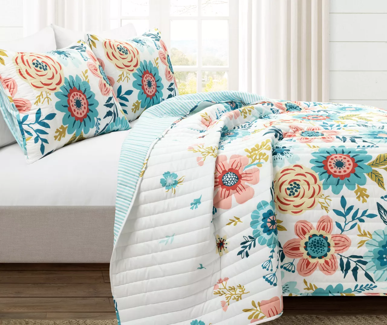 Lush Decor Ari Blue & Dusty Pink Flower Reversible Quilt Set 9 Lush Decor Ari Blue & Dusty Pink Flower Reversible Quilt Set - Image 9