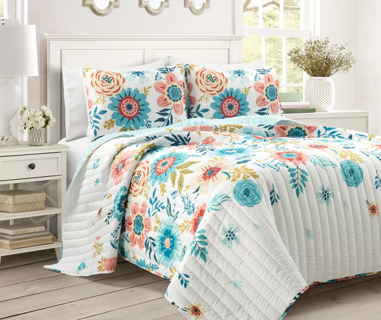 Lush Decor Ari Blue & Dusty Pink Flower Reversible Quilt Set 2 Lush Decor Ari Blue & Dusty Pink Flower Reversible Quilt Set - Image 2