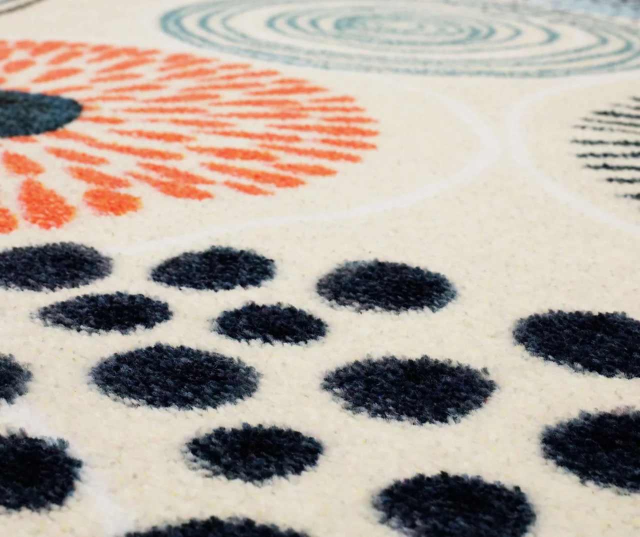 White, Orange & Blue Patterned Circles Area Rug, (5' X 8') 7 White, Orange & Blue Patterned Circles Area Rug, (5' X 8') - Image 7